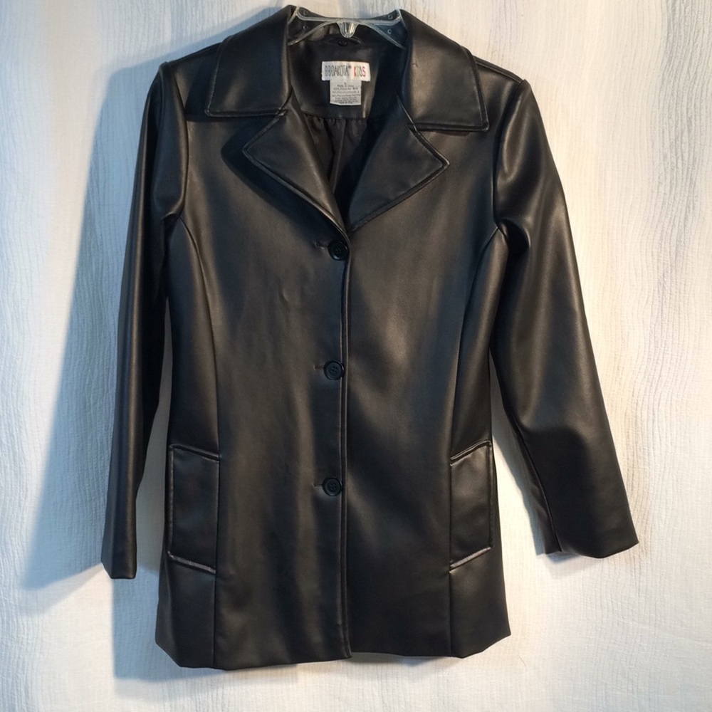 B-B-DAKOTA KIDS vegan coat. Size L